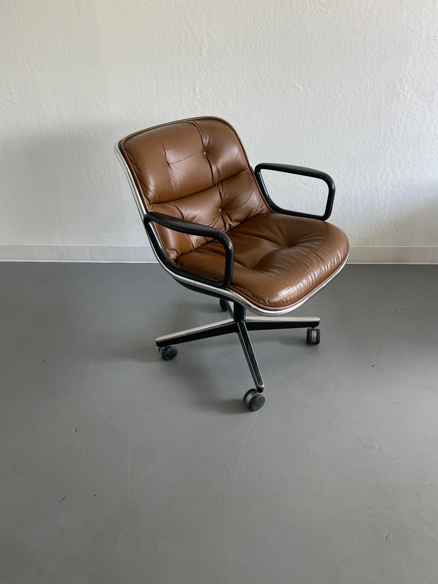 Knoll Pollock Executive Chair