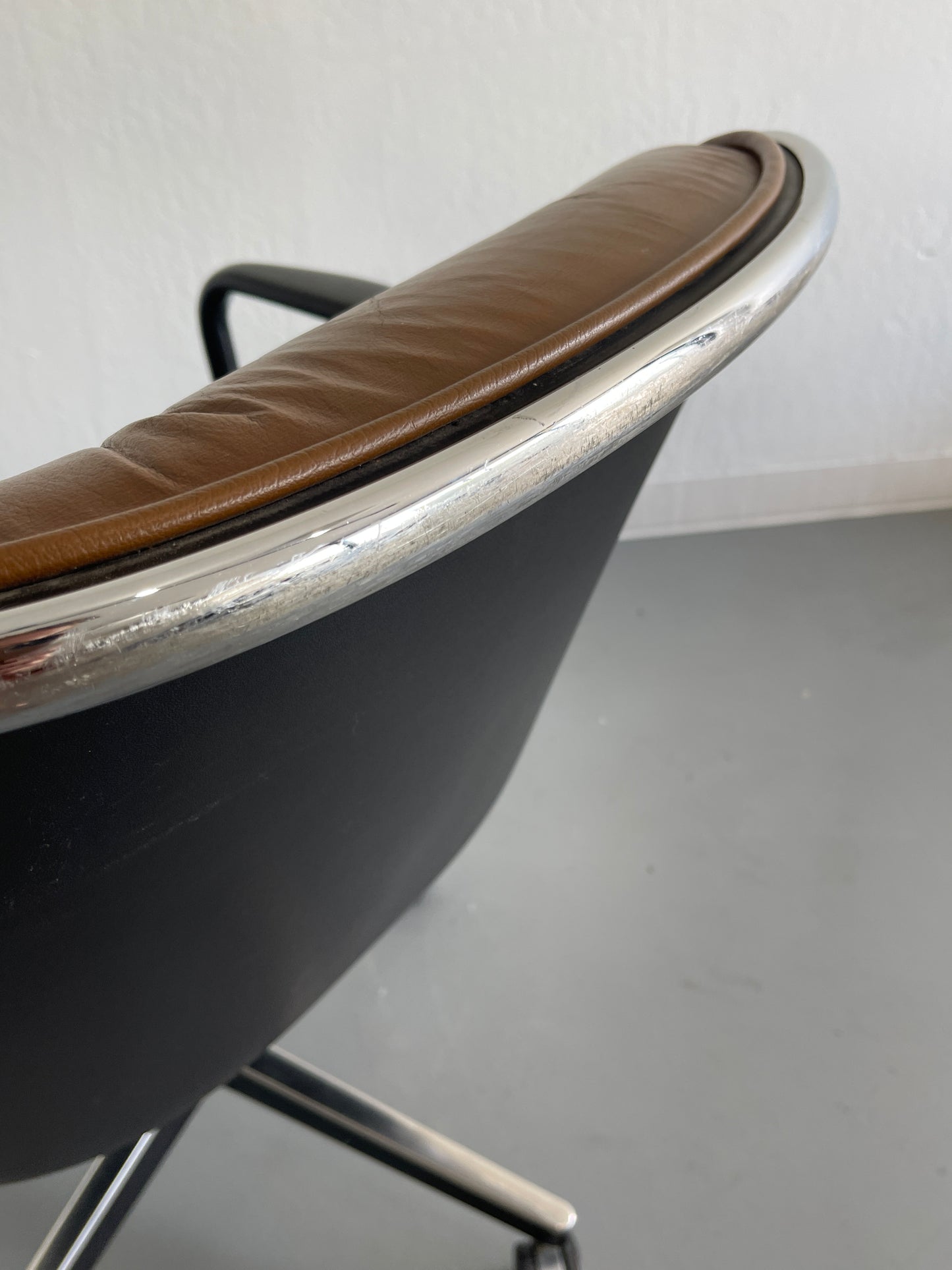 Knoll Pollock Executive Chair