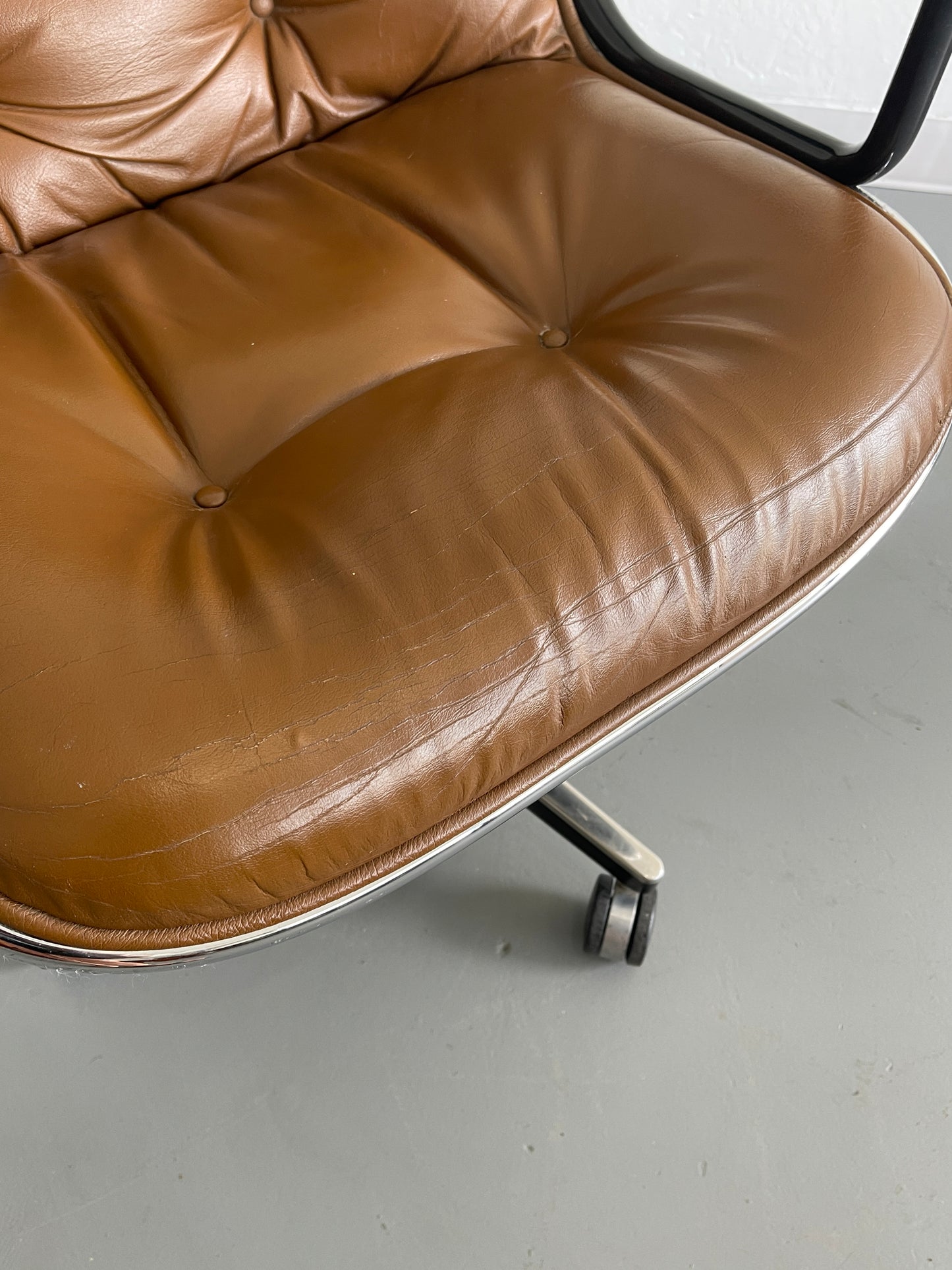 Knoll Pollock Executive Chair