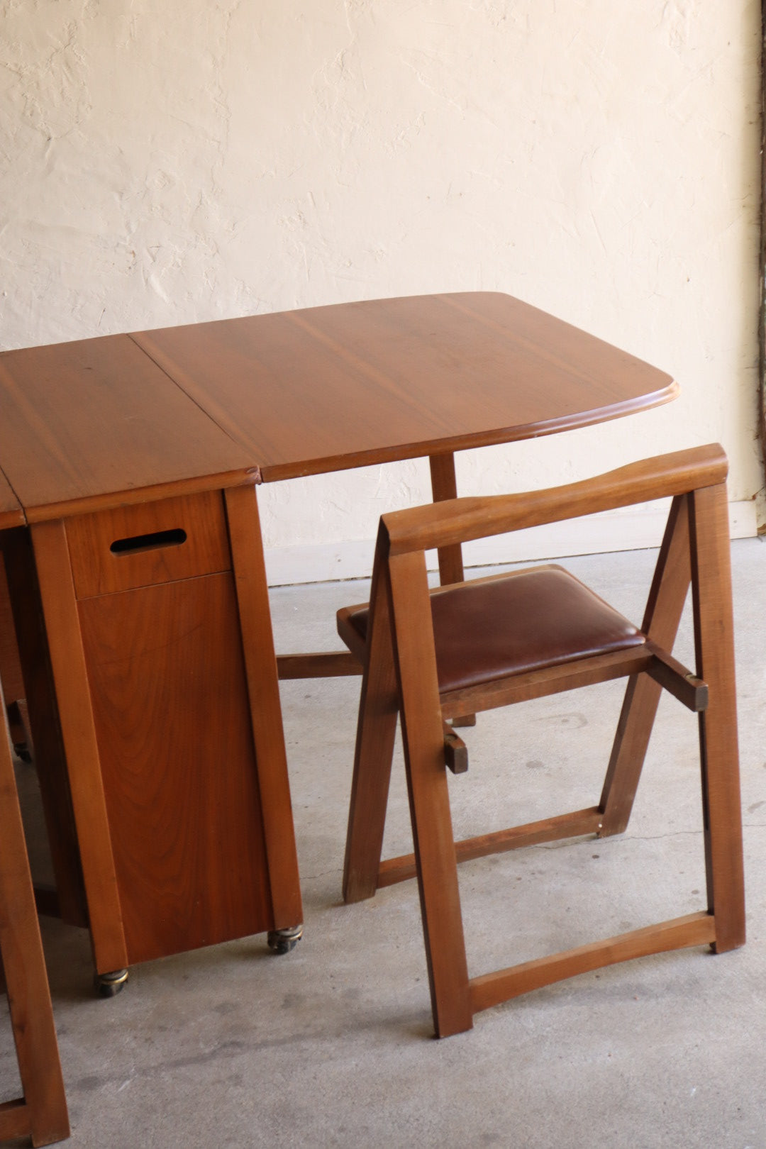 Drop Leaf Hideaway Table & Chairs