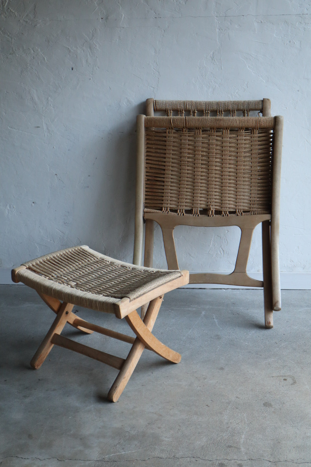 Folding Lounge Chair and Ottoman