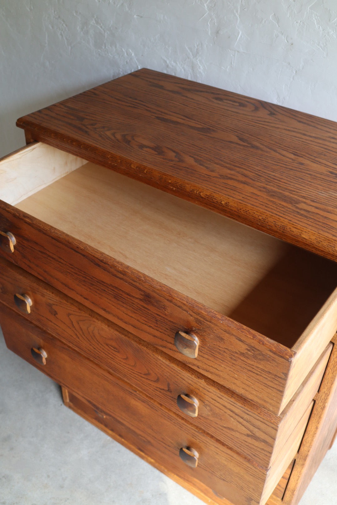 Oak Chest of Drawers