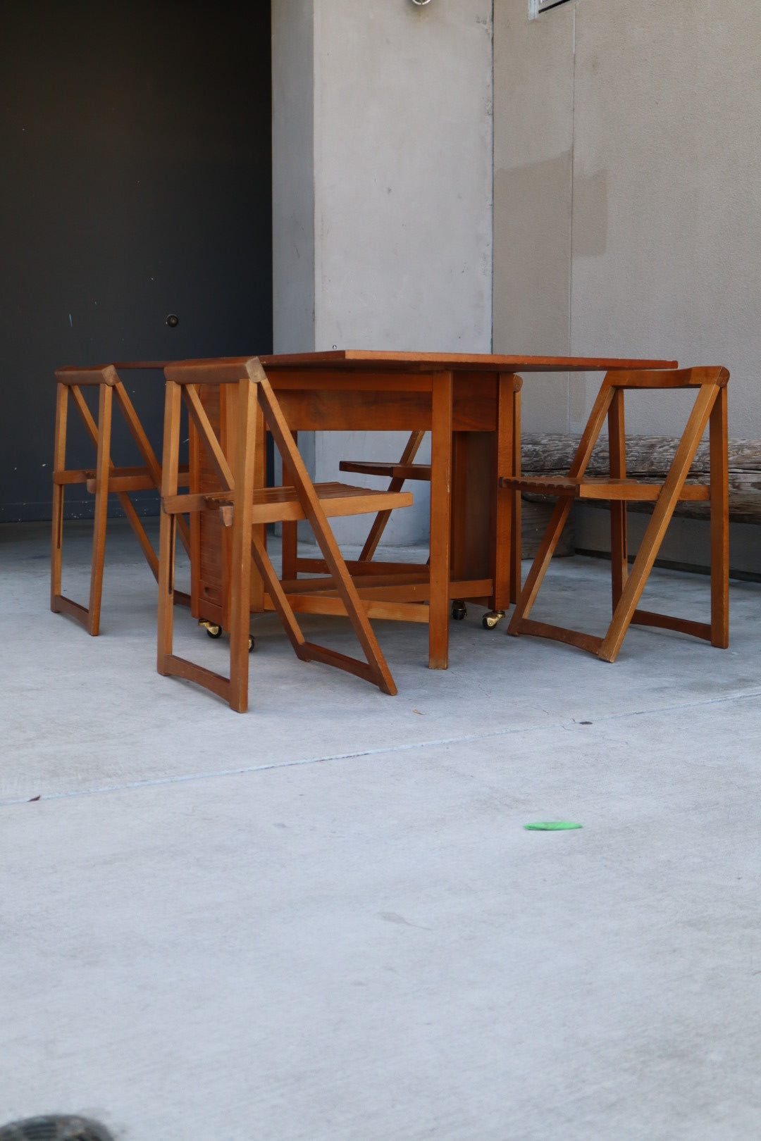 1960s Stowaway Table & Chairs