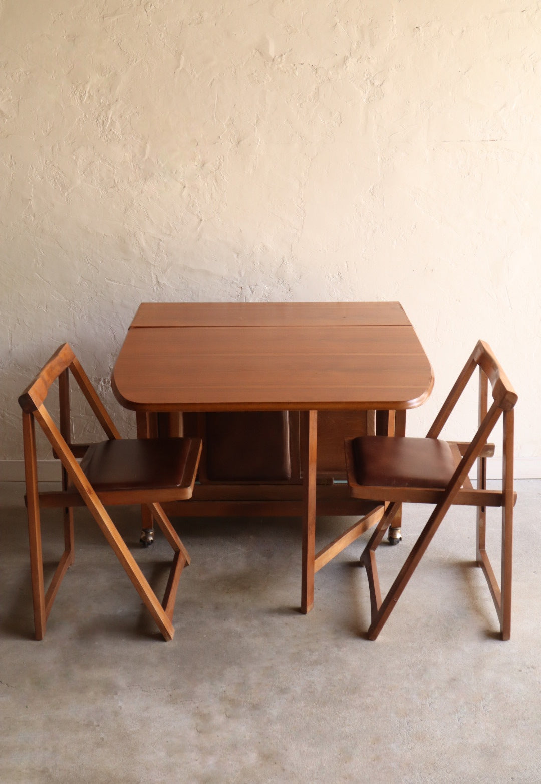 Drop Leaf Hideaway Table & Chairs