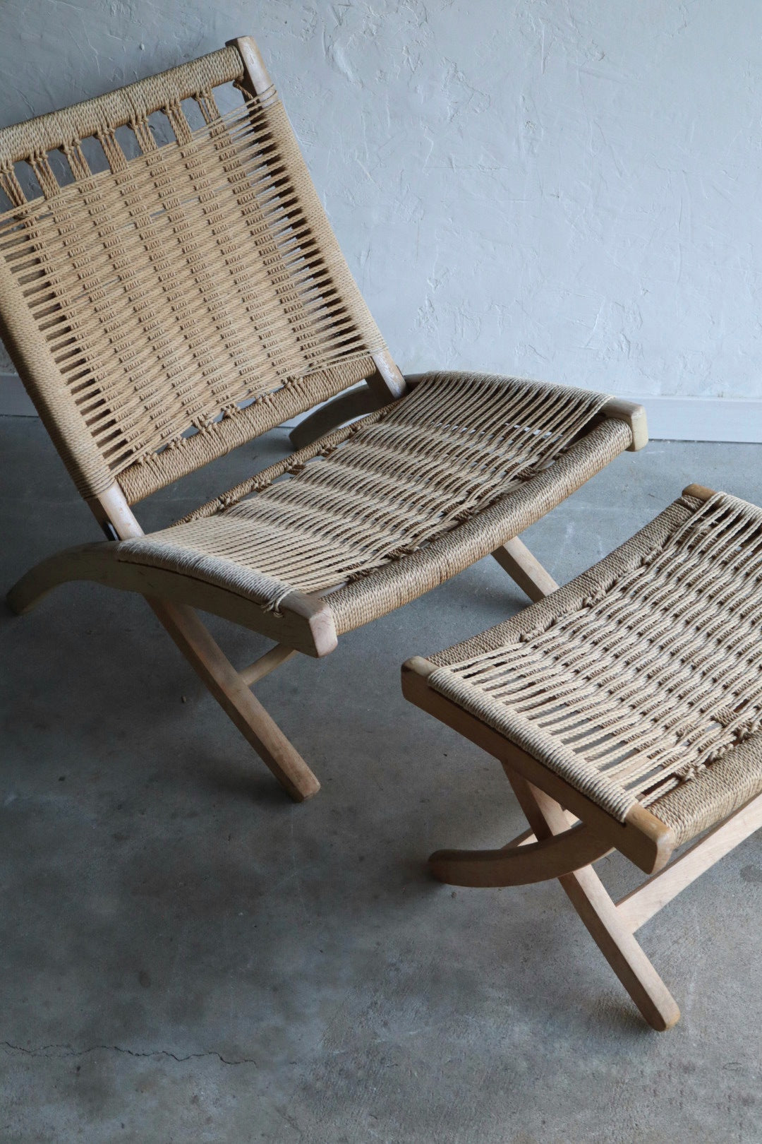 Folding Lounge Chair and Ottoman