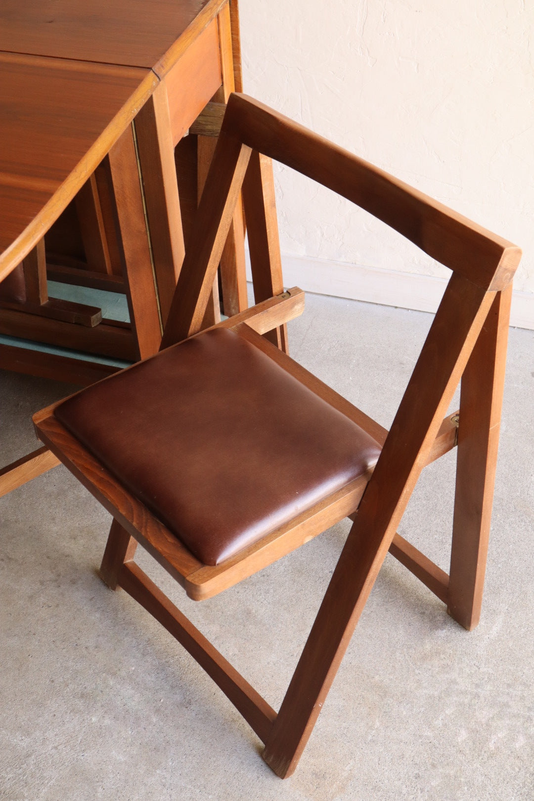 Drop Leaf Hideaway Table & Chairs