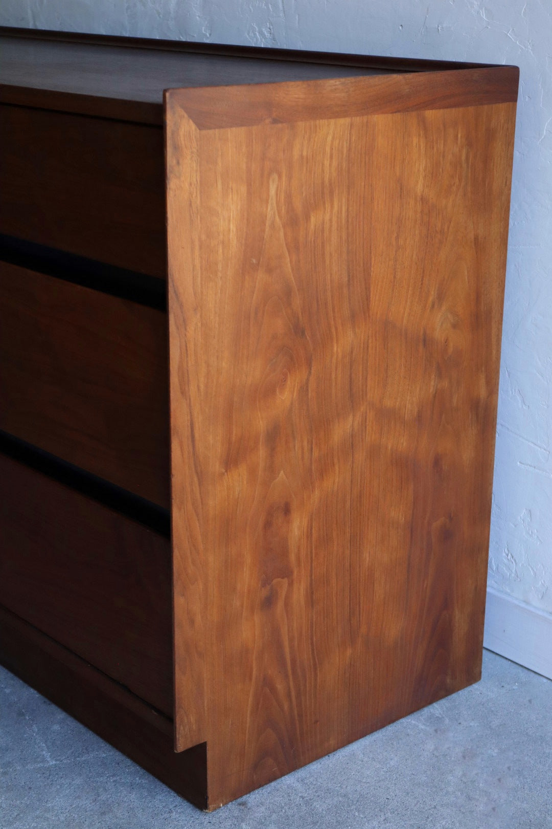 Merton Gershun Esprit Dresser