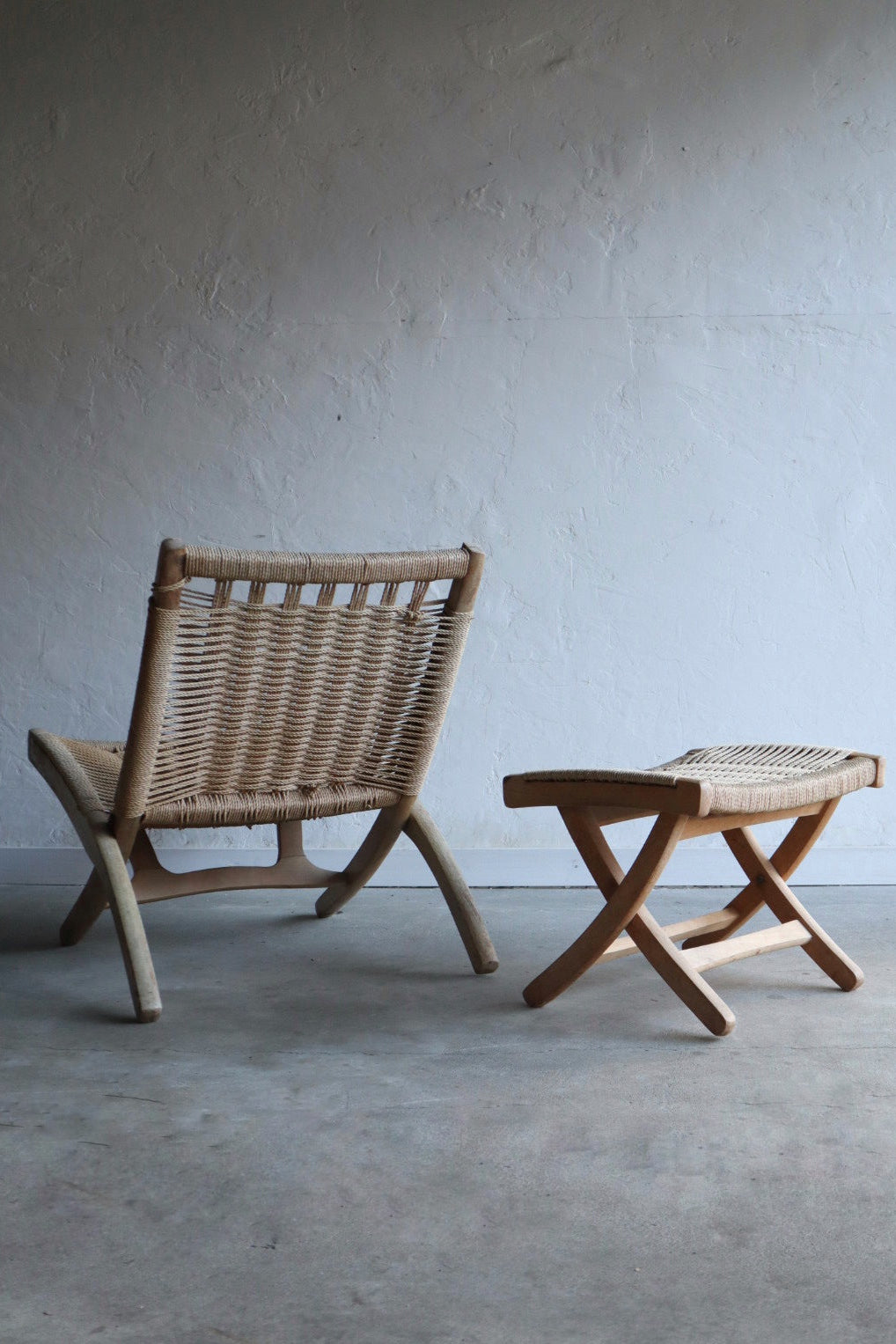 Folding Lounge Chair and Ottoman