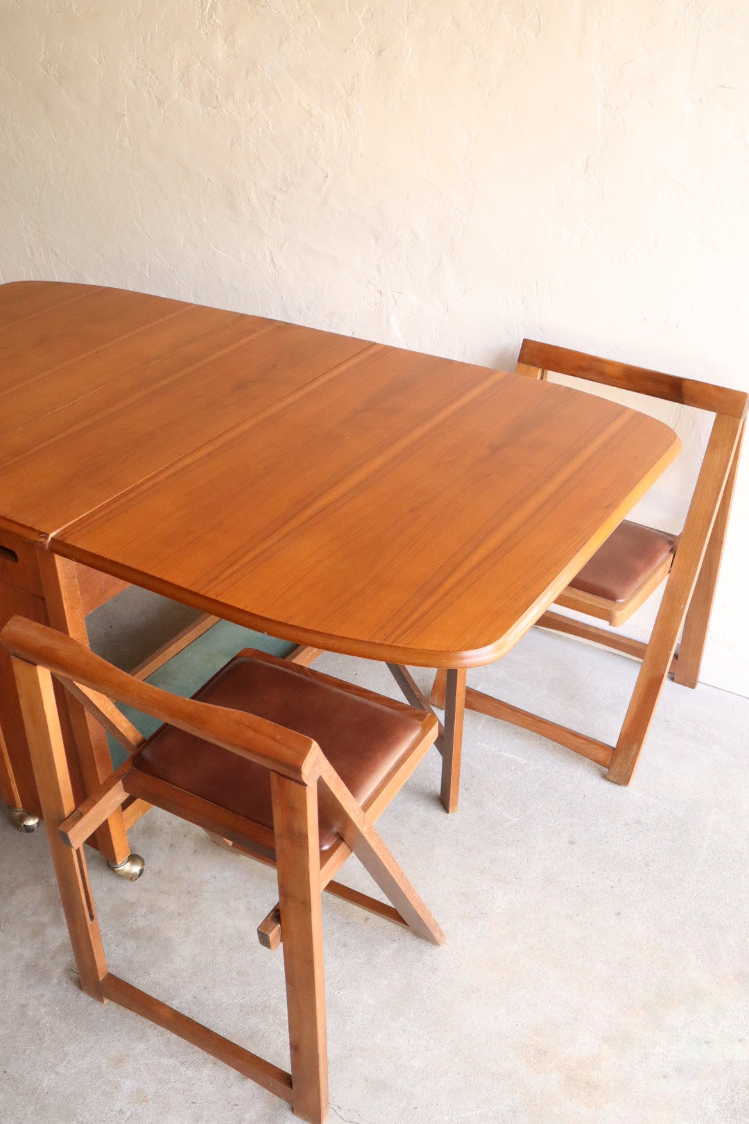 Drop Leaf Hideaway Table & Chairs