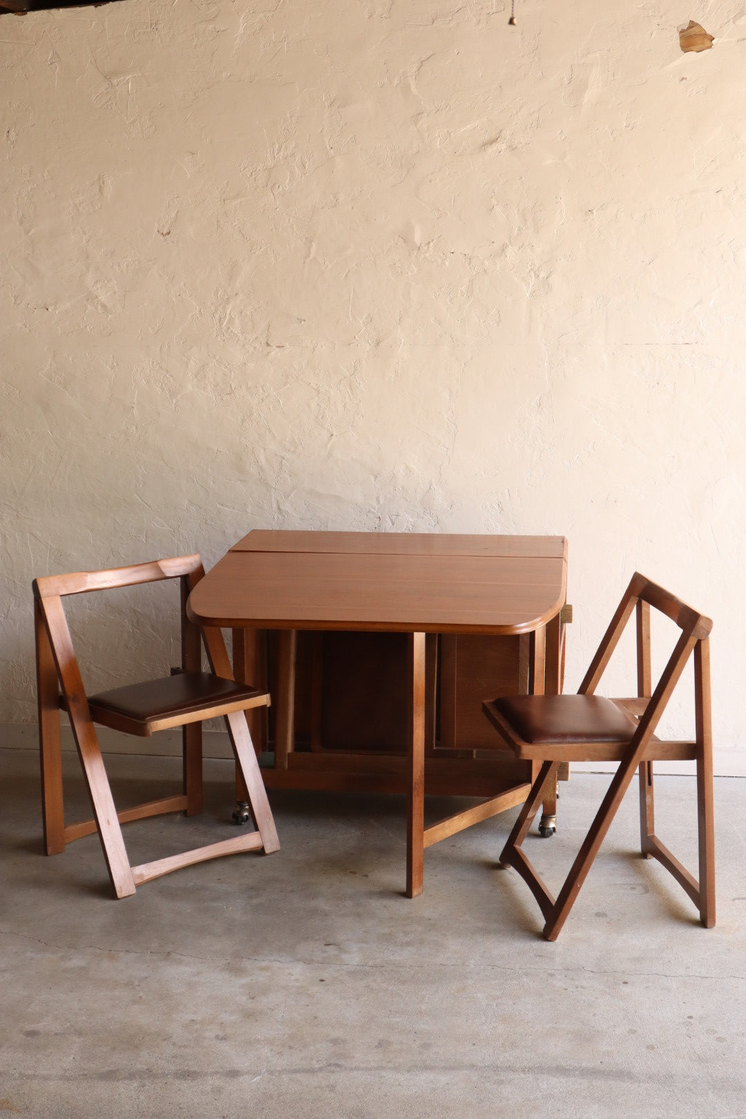 Drop Leaf Hideaway Table & Chairs