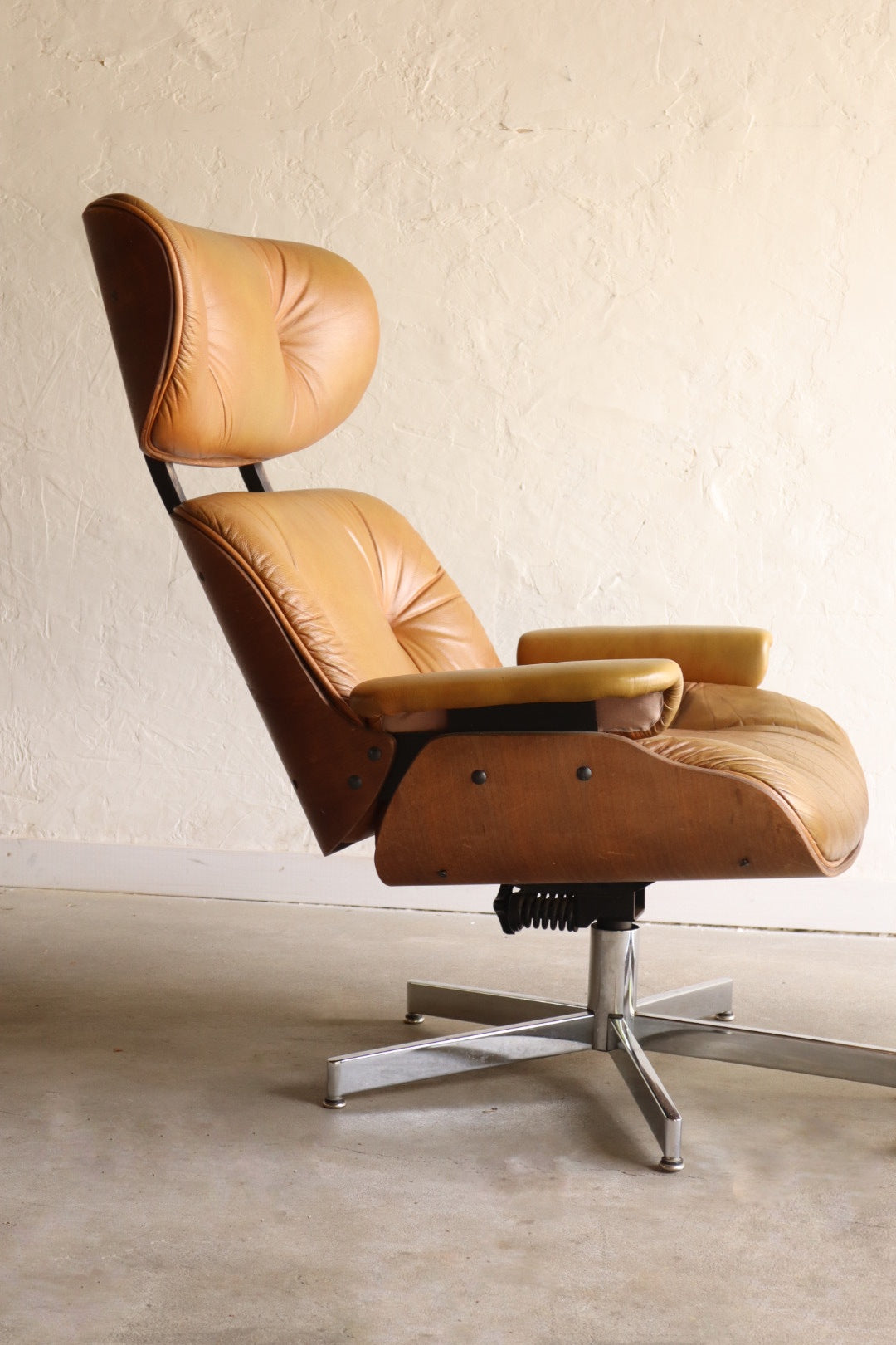 Eames Style Lounge Chair and Ottoman