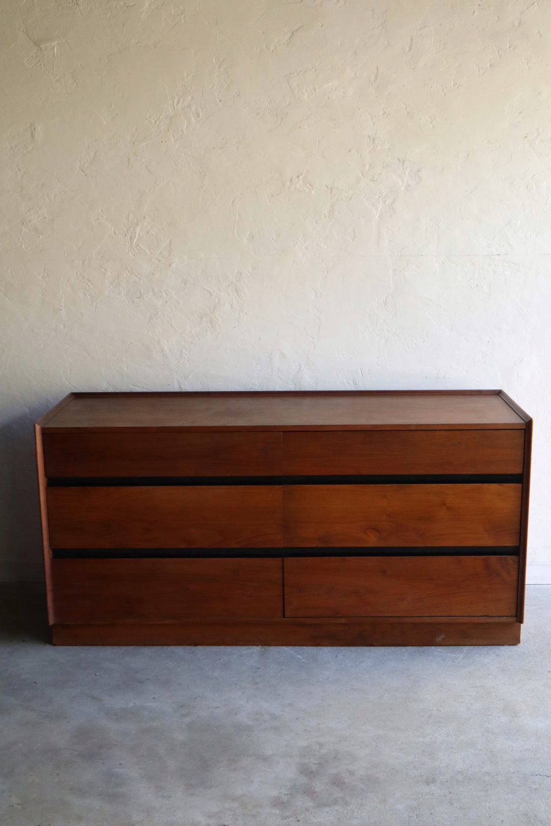 Merton Gershun Esprit Dresser