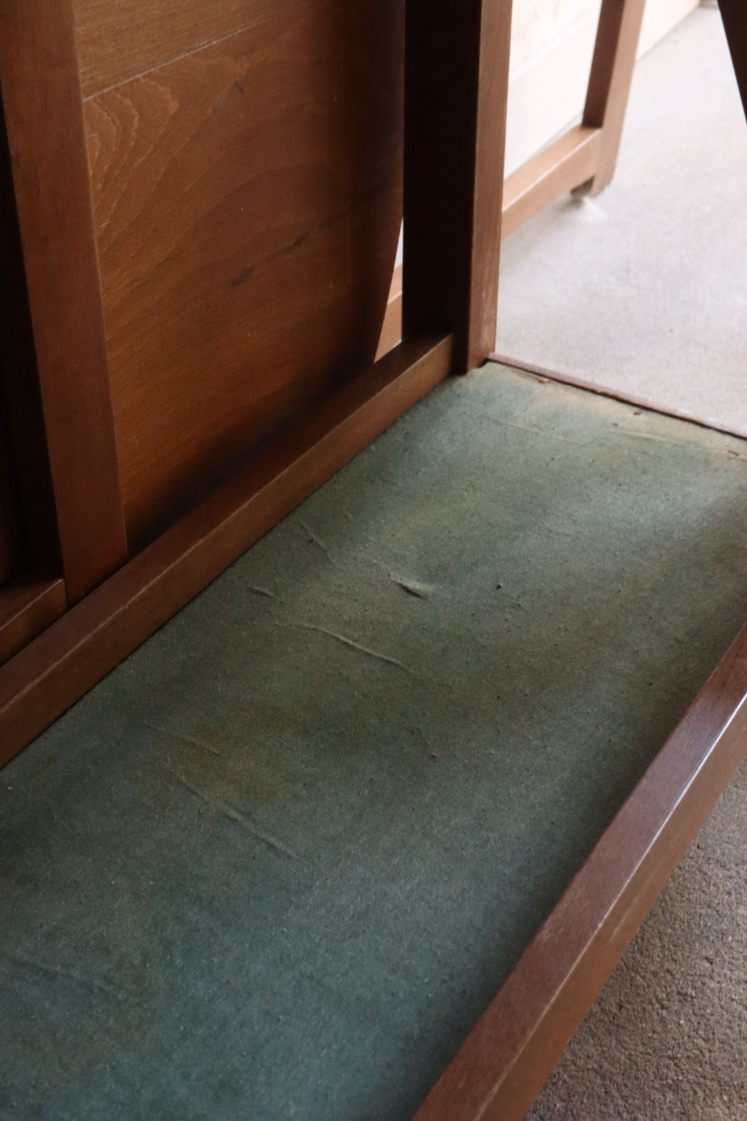 Drop Leaf Hideaway Table & Chairs