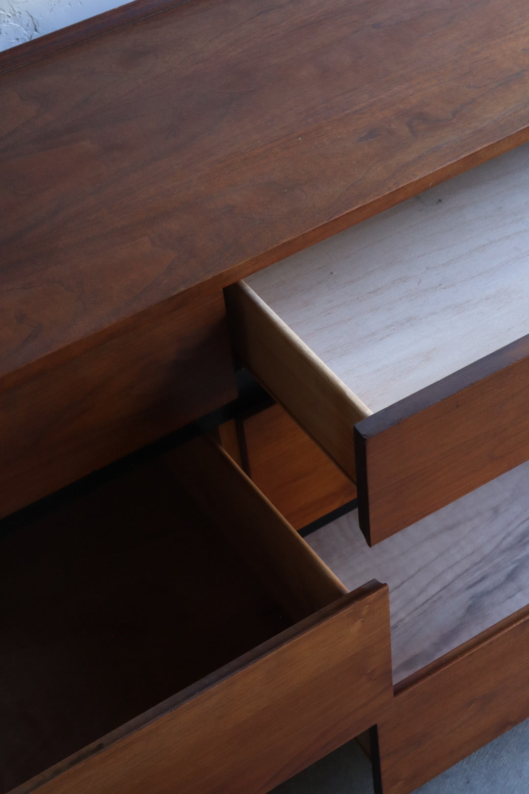 Merton Gershun Esprit Dresser