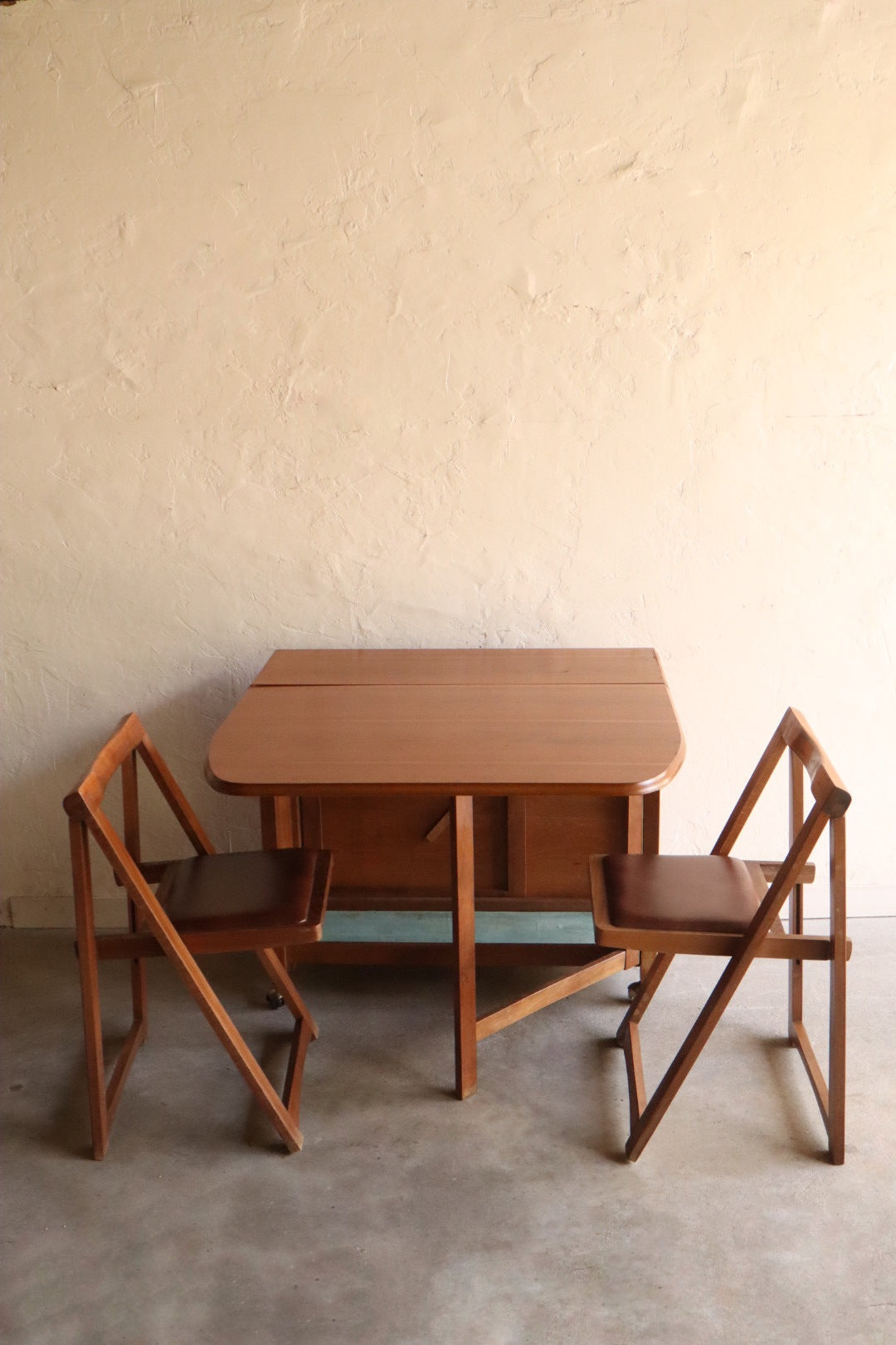 Drop Leaf Hideaway Table & Chairs