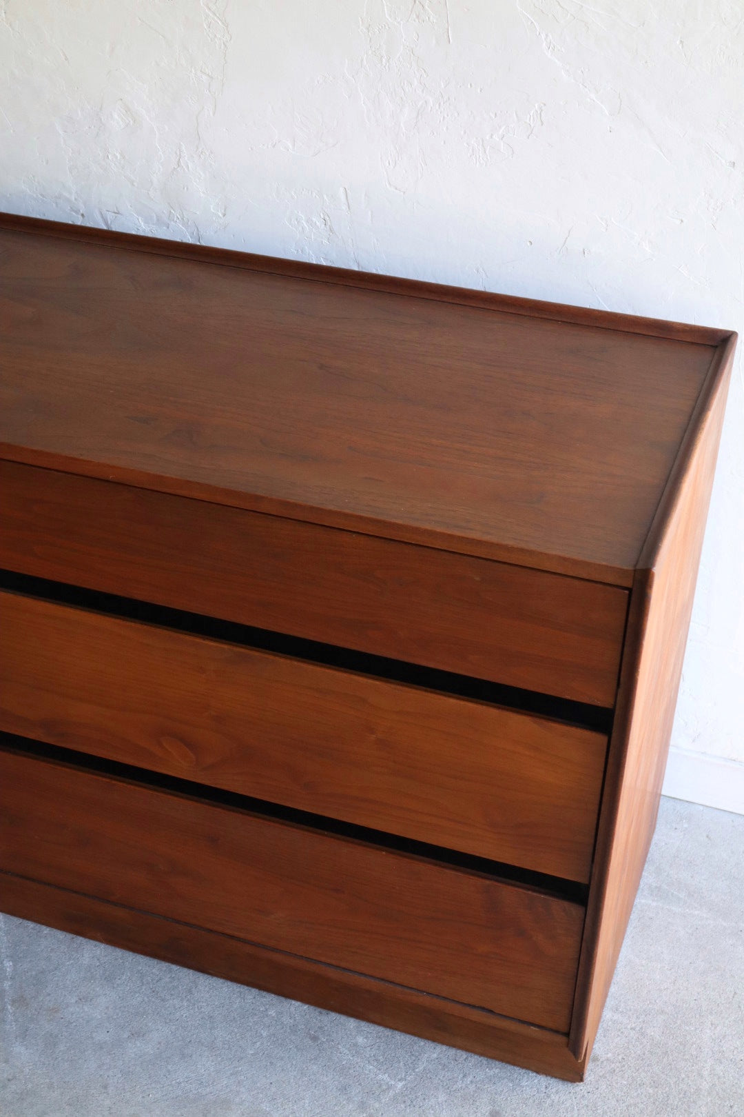 Merton Gershun Esprit Dresser