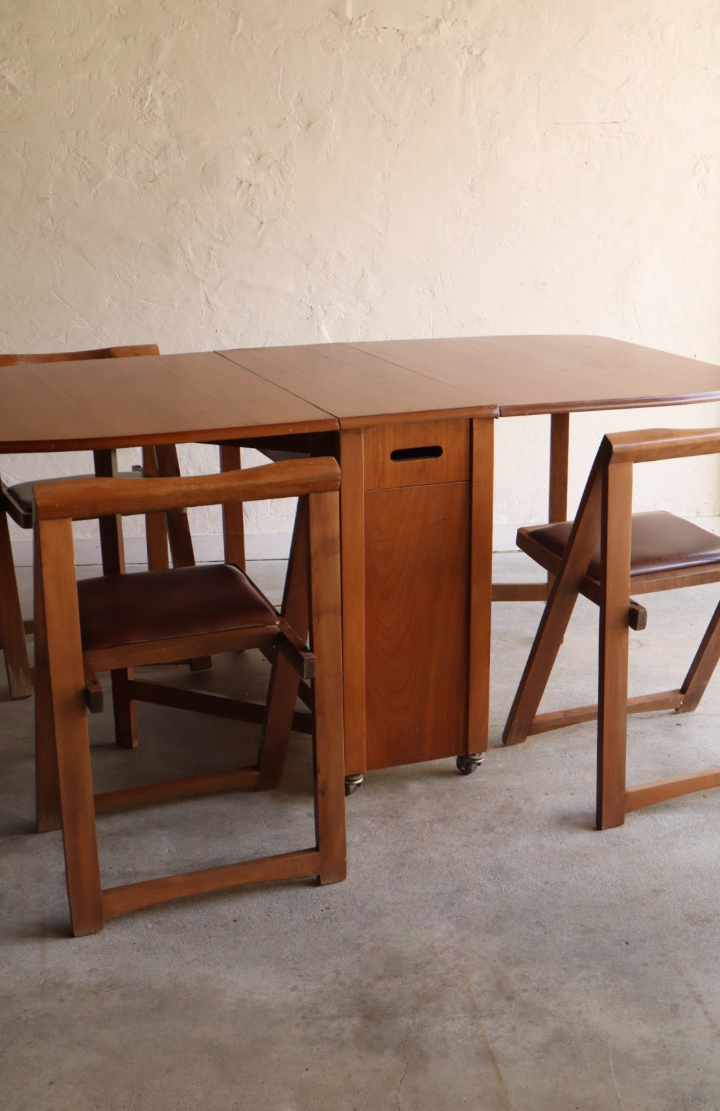 Drop Leaf Hideaway Table & Chairs