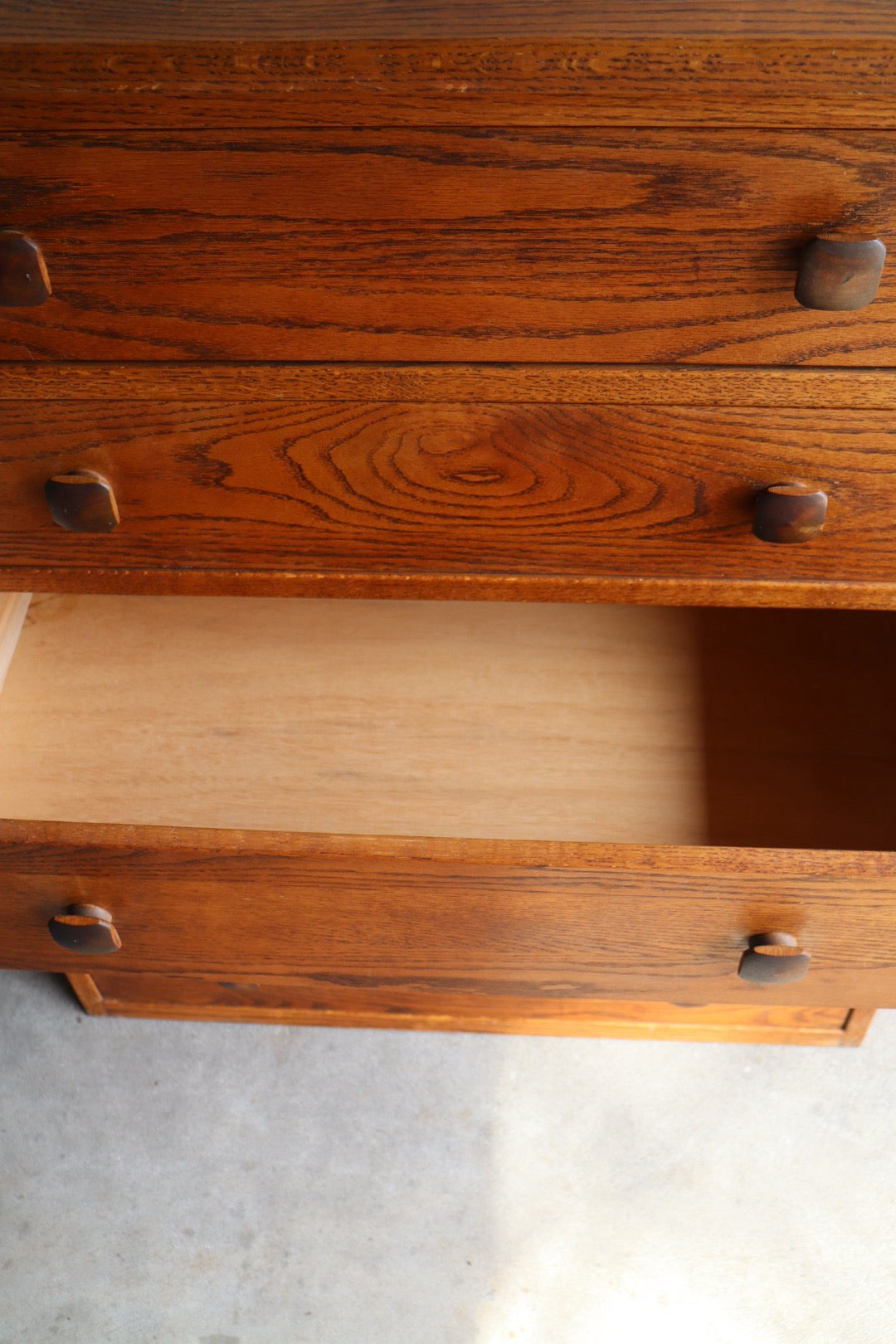 Oak Chest of Drawers