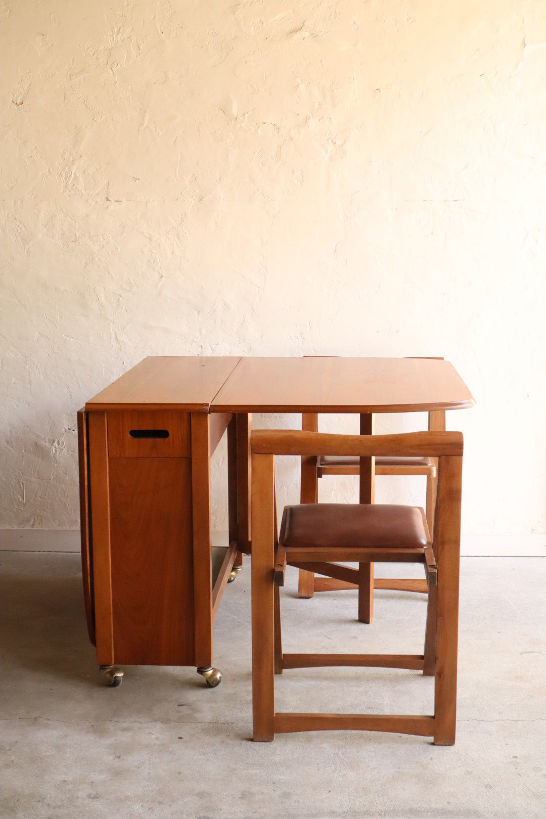 Drop Leaf Hideaway Table & Chairs
